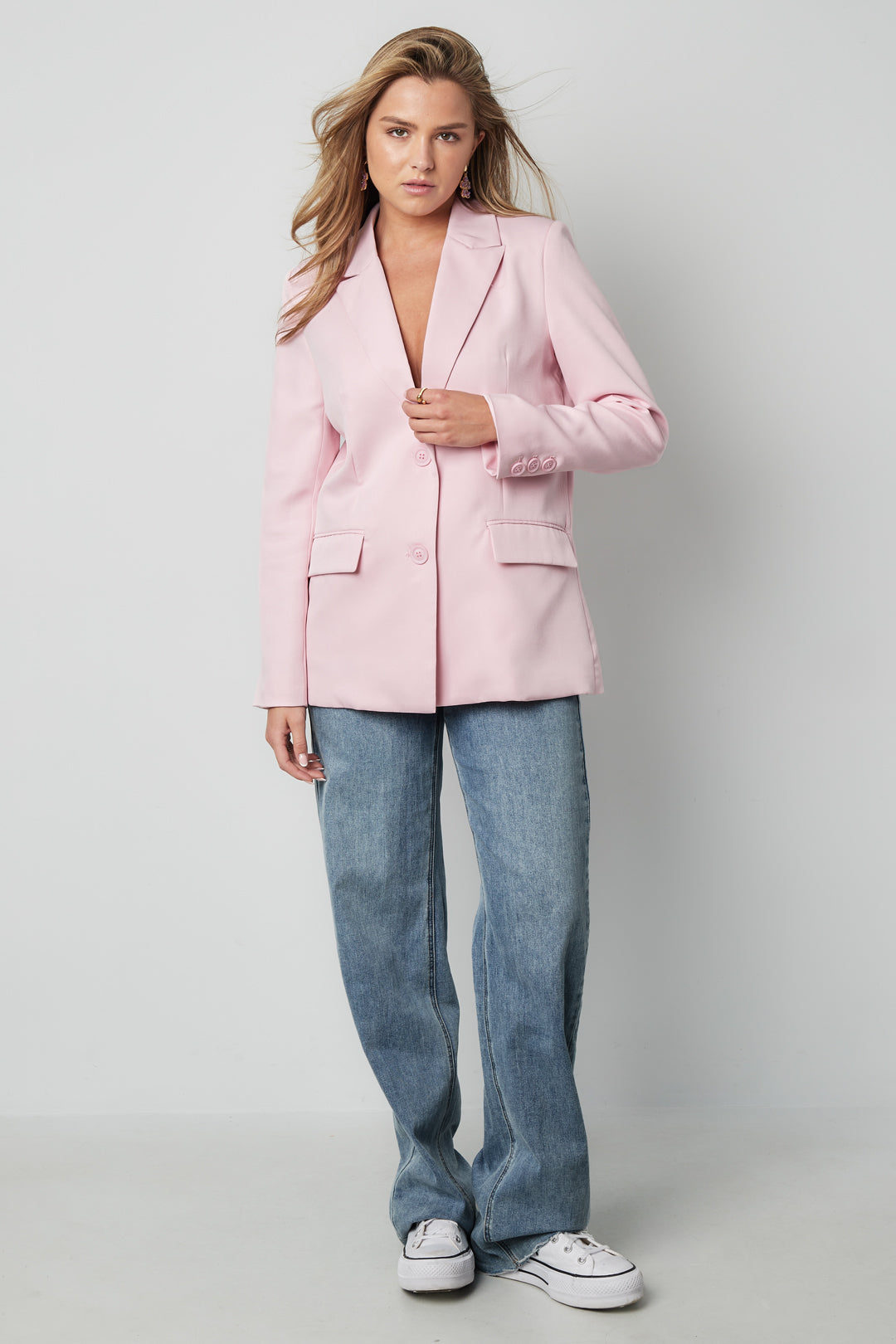 Polyester Vrouwen Suit Set Gesneden Boog Detail